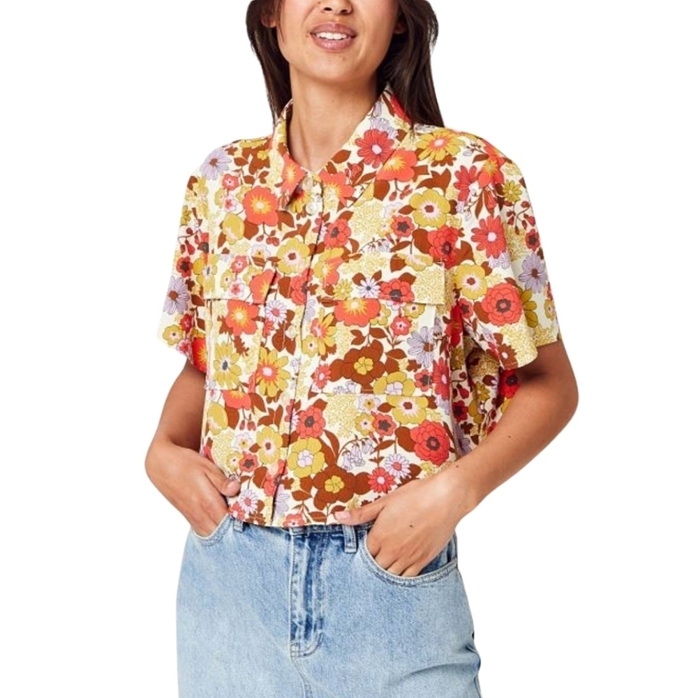 Noisy May Brown & Cream Flower Collar Short Sleeve Shirt Size Medium